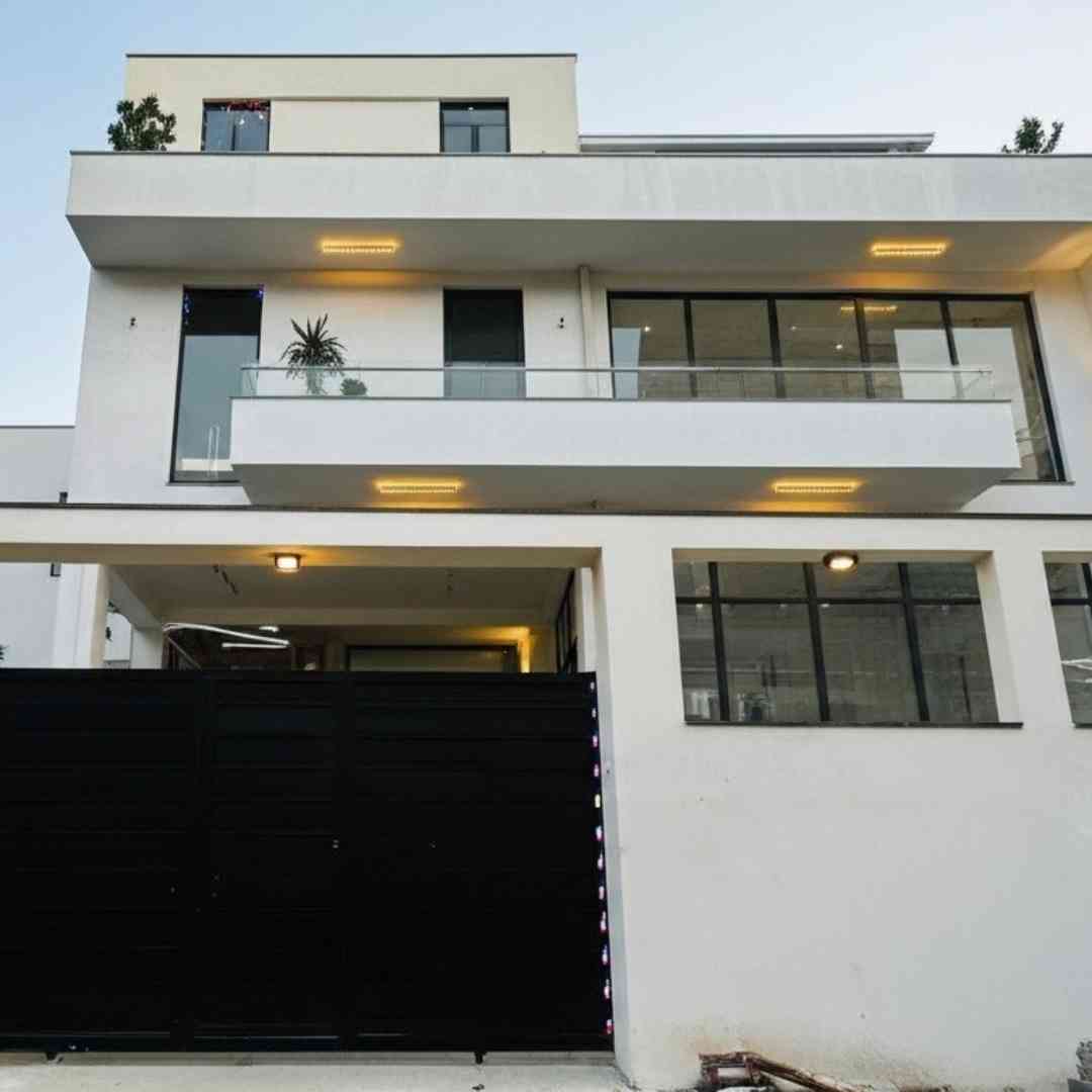 megenanga outside view